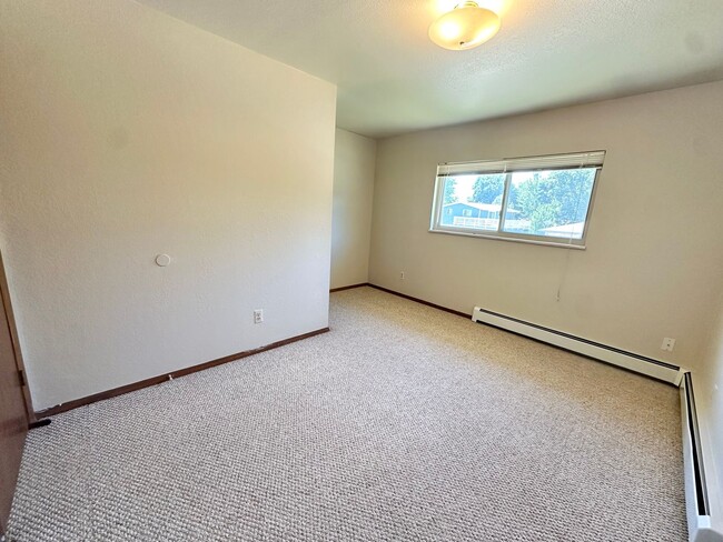 Photo - 745 Nyssa Dr