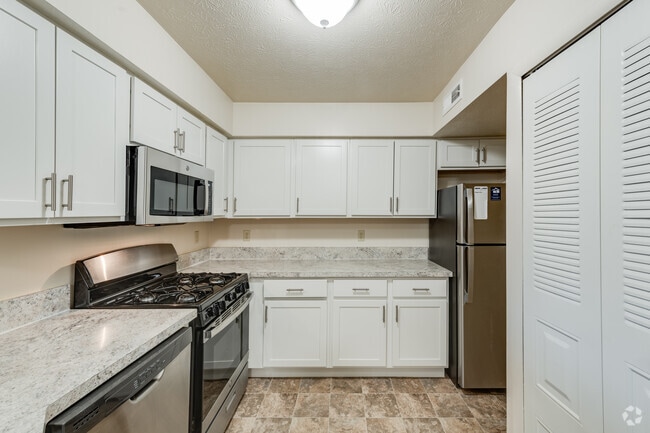 Arbor Lakes Apartments