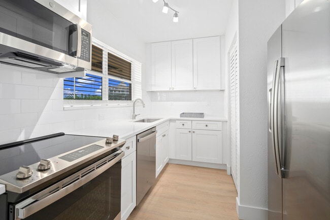 Photo - The Palm Beach Resort & Beach Club