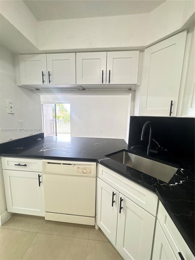 Photo - 8500 NW 8th St Unidad 303