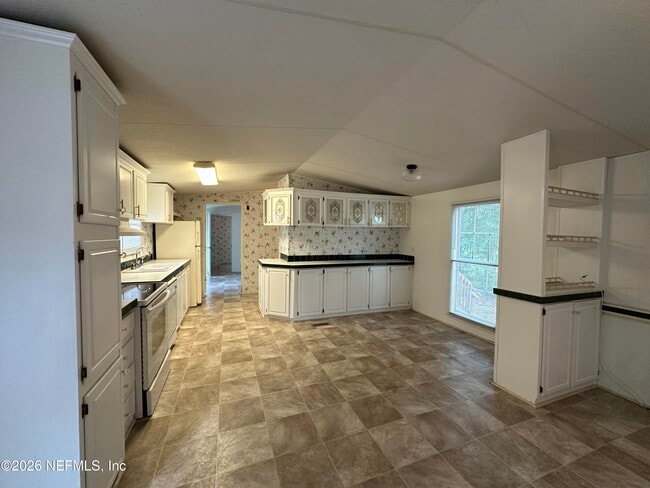 Photo - 6343 Beloit Ave