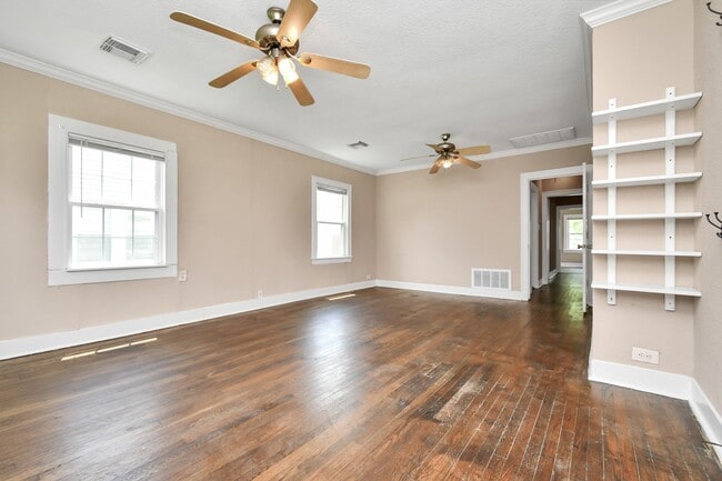 Photo - 415 10th Ave N