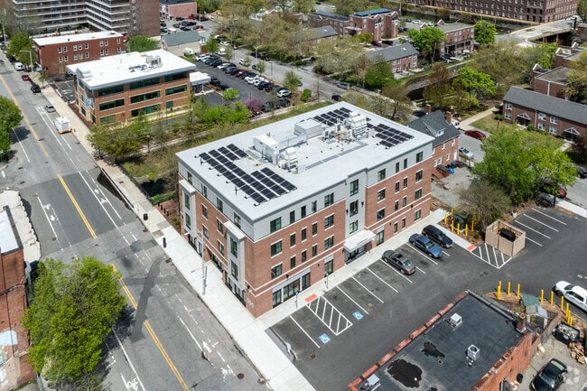 Photo - 555 Merrimack St