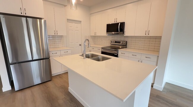 Building Photo - 6328 King Wynd SW