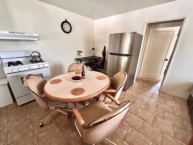 Photo - 405-407 G Street Unidad 407