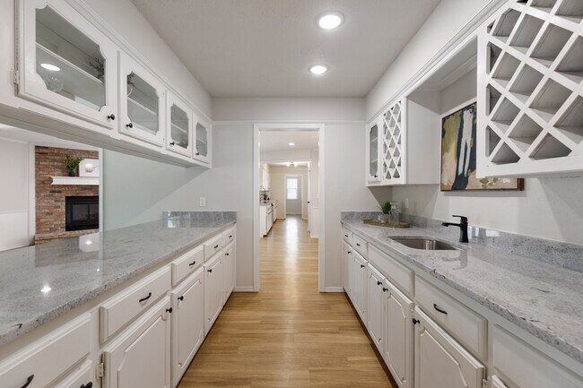 Photo - 8216 NW 112th St