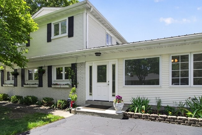 Photo - 1702 Beech Rd