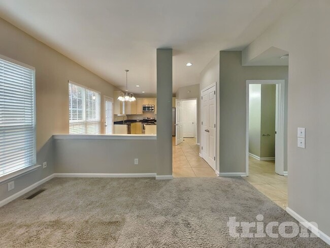 Photo - 528 Antebellum Ct