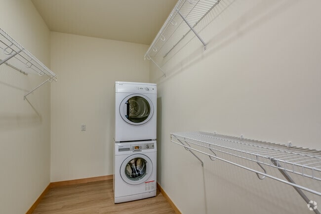 Studio, 1 BA - 540SF