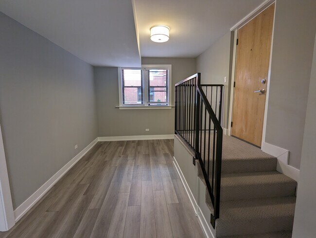 Photo - 3935 N Janssen Ave