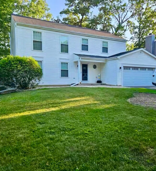 Building Photo - 5469 Barnwood Dr