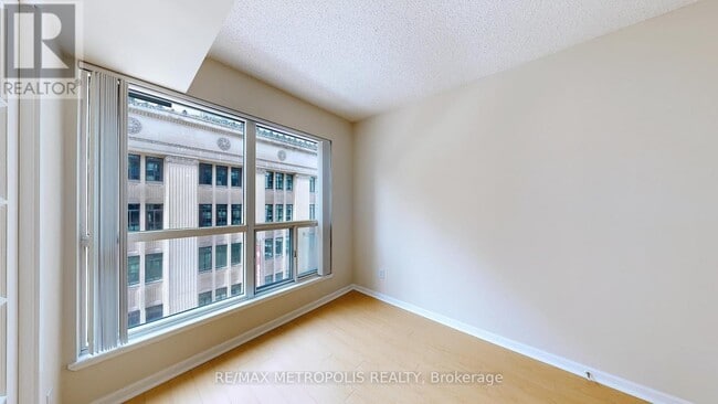 Photo - 7 Carlton St. Unit 810