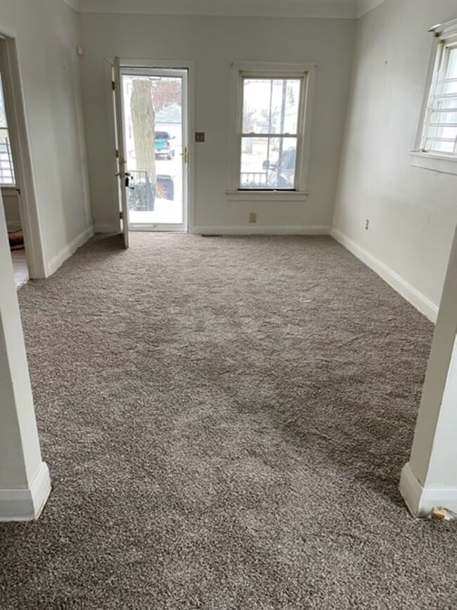 Photo - Cute 2 Bedroom with Backyard and Basement