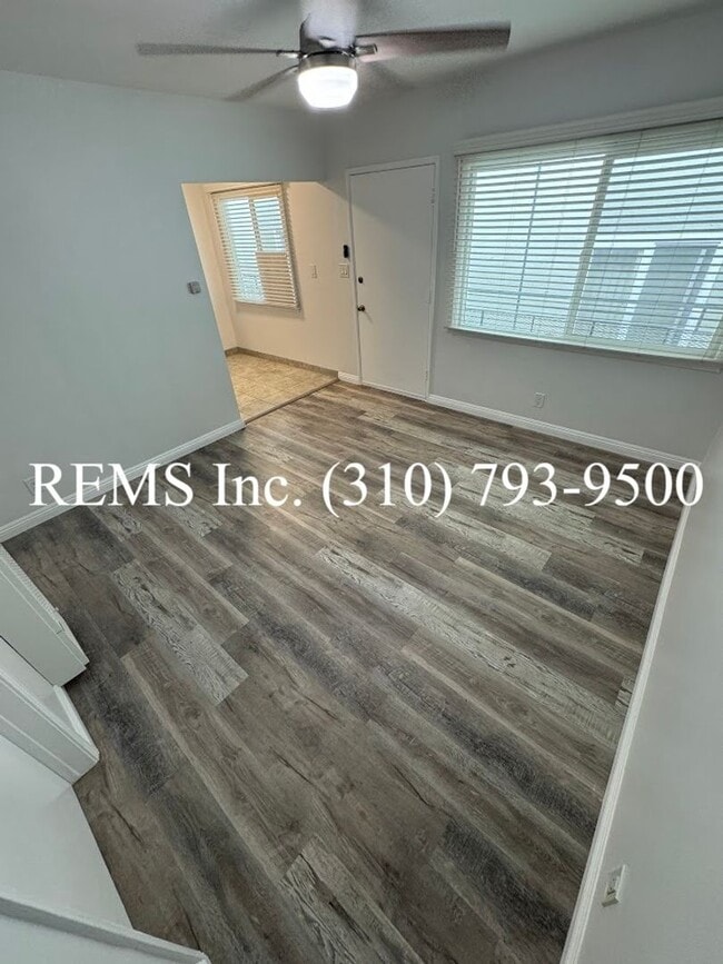 Photo - Remodeled 1 Bedroom Apartment in Hermosa B... Unidad 03