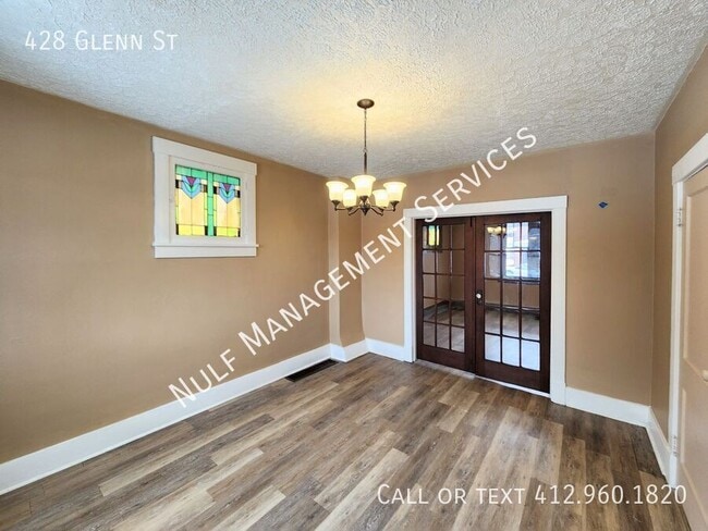 Photo - 428 Glenn St