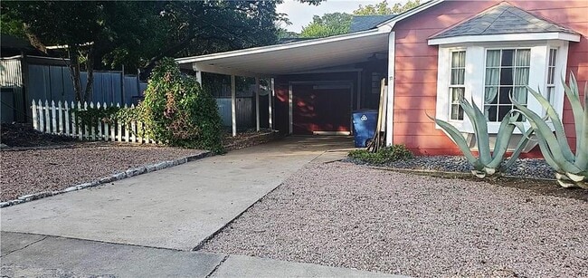 Photo - 406 E Monroe St