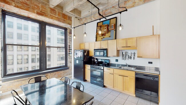 Dinning/Kitchen - 20 N State St Unit 906