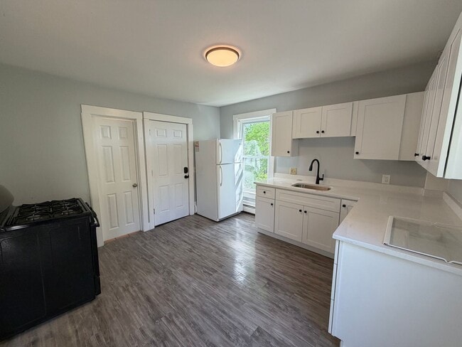 Photo - 93 Bellevue Ave Unit 3