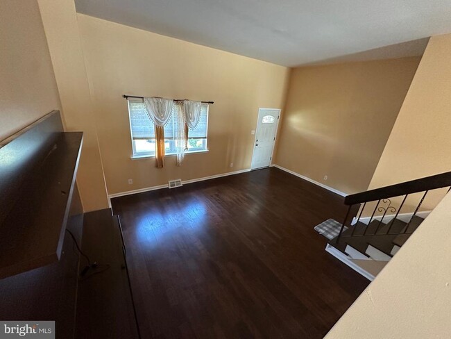 Building Photo - 5241 Bay Rd Rental