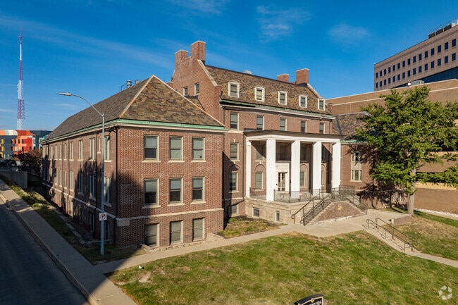 Photo - Hawthorn Hill Apartments