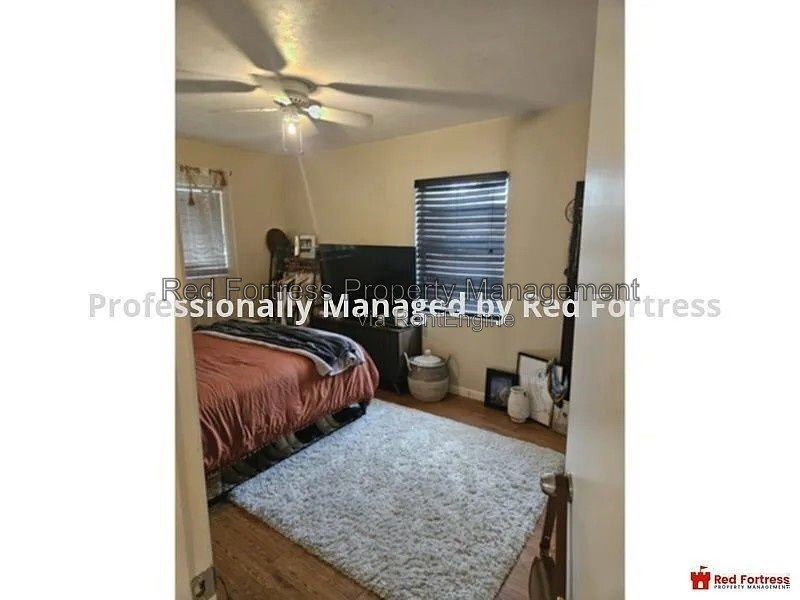 Photo - 9225 King Rd E