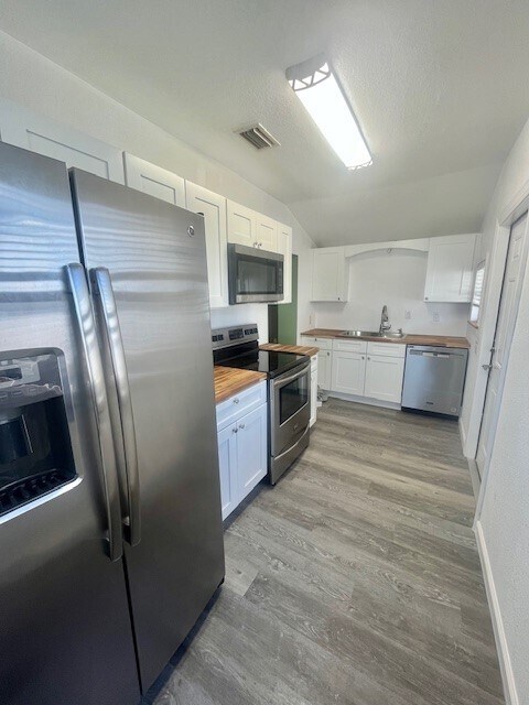 Photo - 417 Cooper St