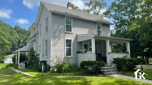 Building Photo - 308 W Twelve Mile Rd Unit 4/D
