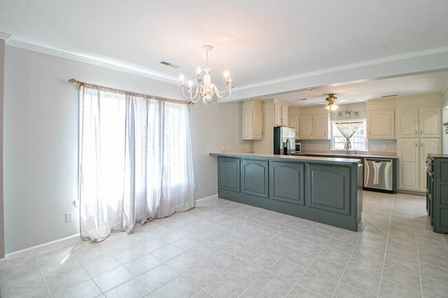 Photo - 2871 Carr Rd
