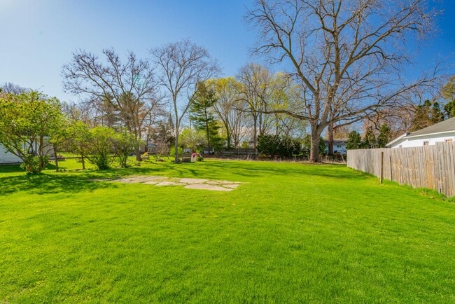 Photo - 427 Vernal Ave