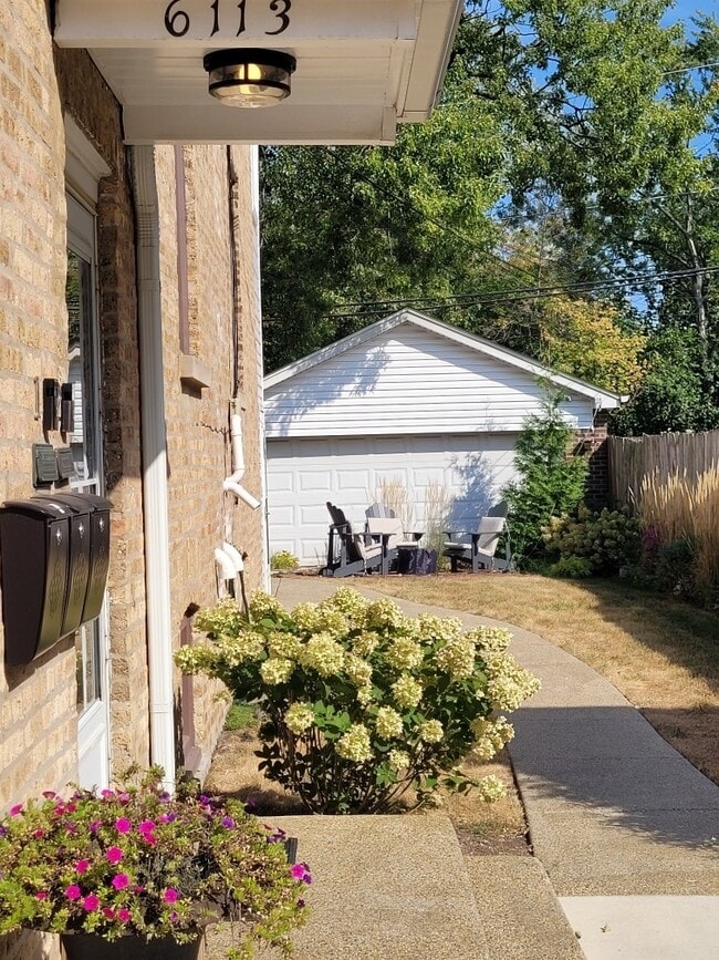 Photo - 6113 N Karlov Ave