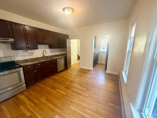 19 Banks St Unit 1