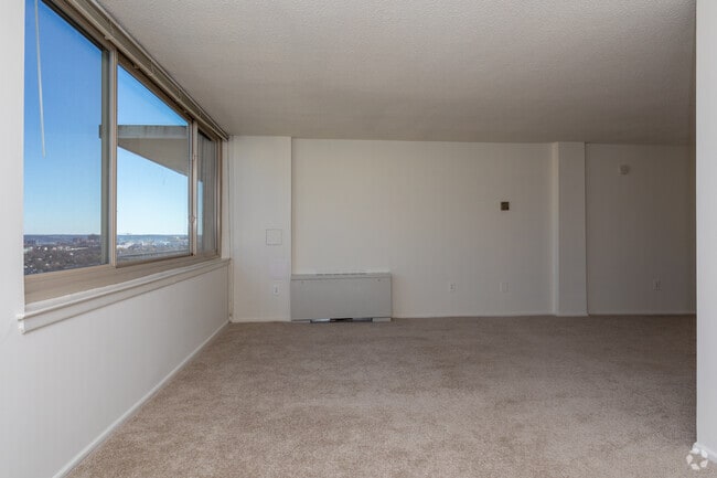 Studio - 650 SF