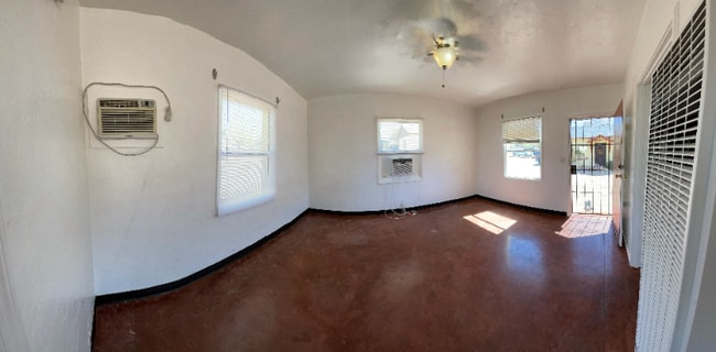 Photo - 1103 E Adams St