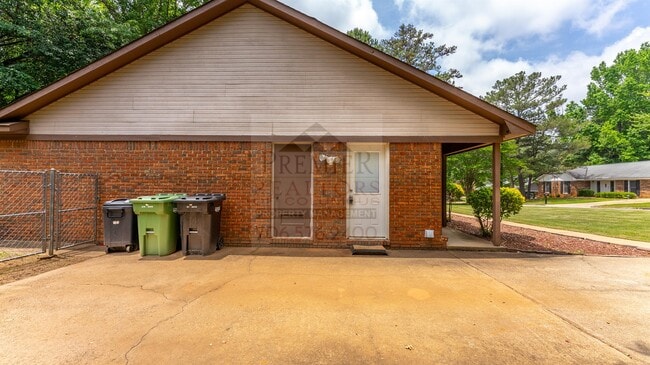 Photo - 4811 Bridlewood Dr