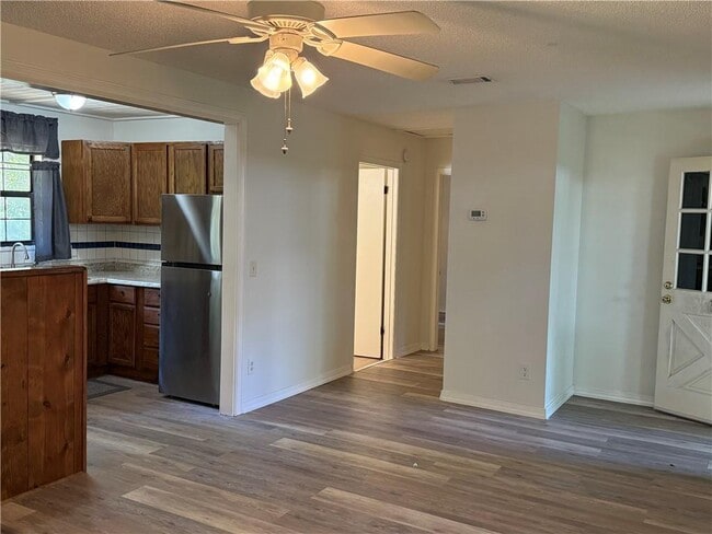 Photo - 115 Mamalou Ln