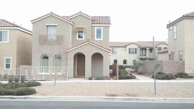 Beautiful 3 Bedroom Home In Summerlin - Beautiful 3 Bedroom Home In Summerlin