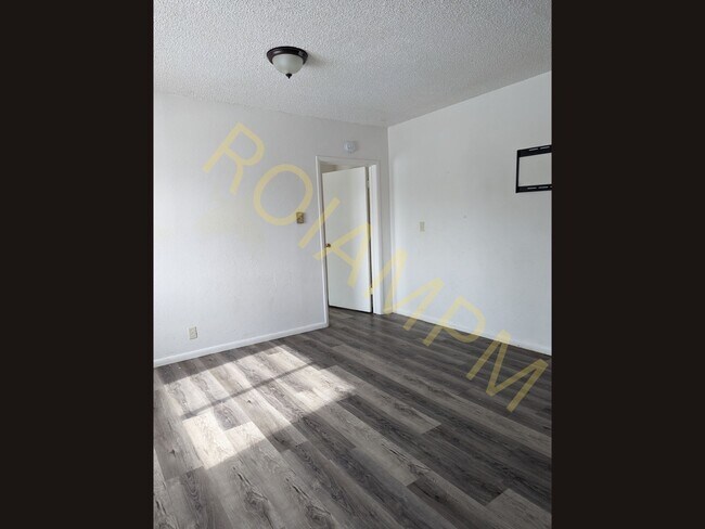 Living Room - 117 Main St