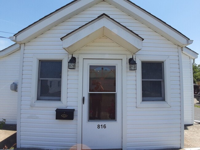 Photo - Radford, 2 BR / 2 BA, Available March 13th
