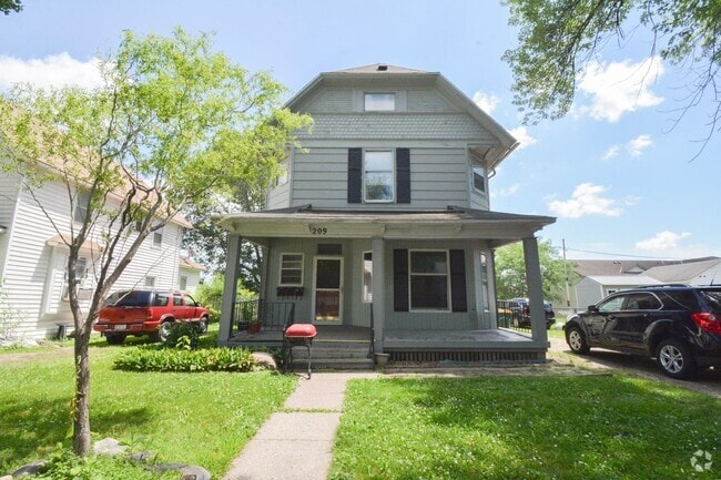 Building Photo - 209 S Pearl St Unit #1 Rental