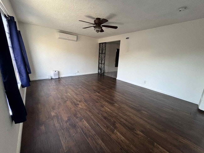 Building Photo - 3552 Whiteside St