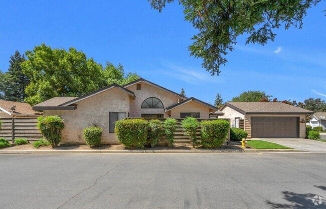 Building Photo - Cozy Home for rent in Visalia