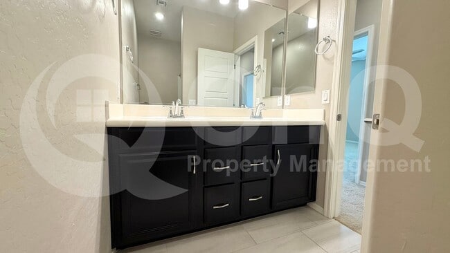 Photo - 2664 S Peppertree Dr