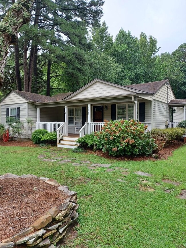 Building Photo - Beautiful home on large lot in Western Branch