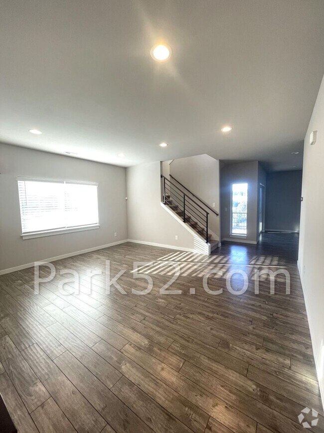 Building Photo - $250 Off 1st Full Month’s Rent! Beautiful ... Rental