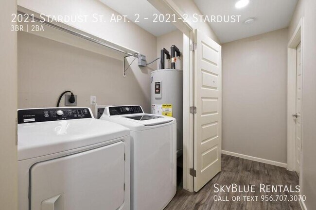 Photo - 2021 Stardust St Unidad 2021-2 Stardust