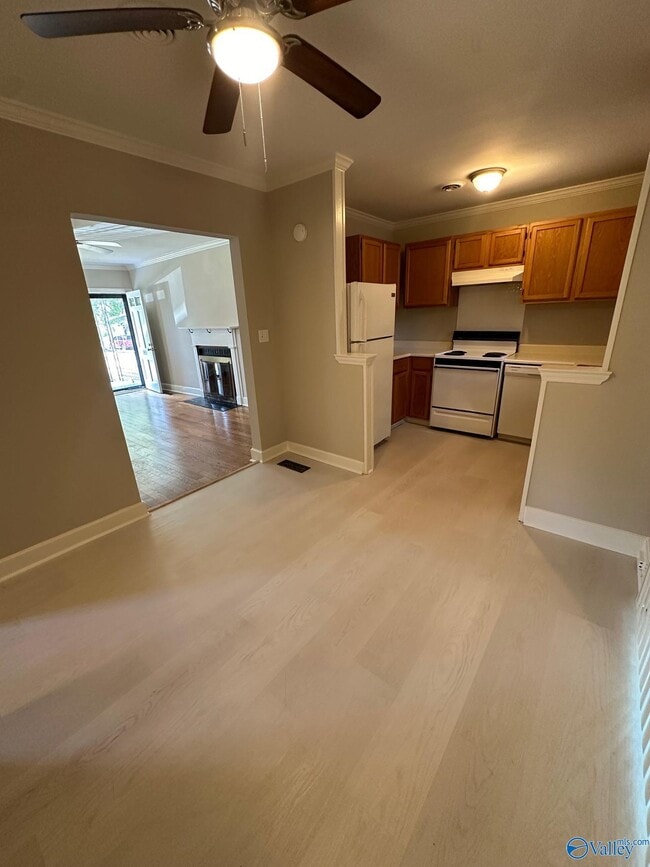 Photo - 1915 Vanderbilt Cir SW