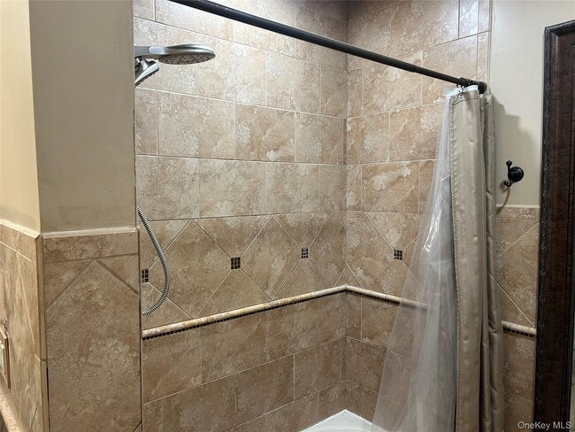 Photo - 239 Curtin Ave