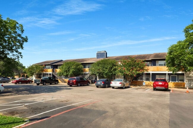 Photo - Laurel Heights Apartments