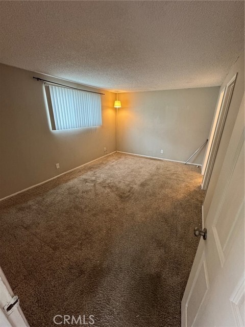 Photo - 16305 Ladysmith St