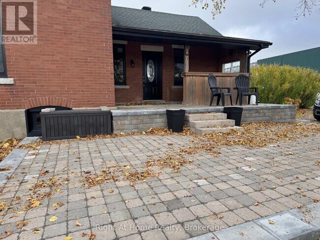 Photo - 12 Erinville Dr